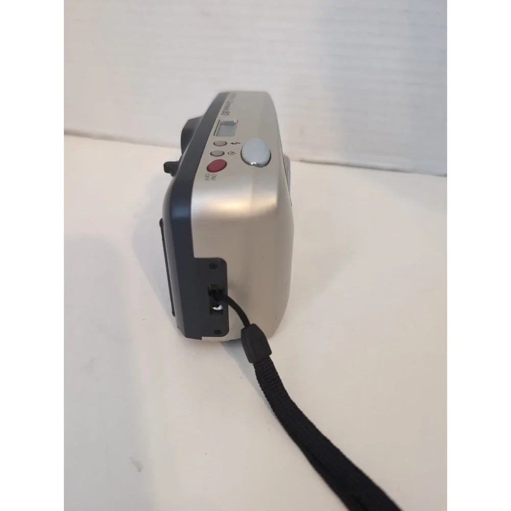 Yashica Zoomate 80 Point & Shoot 35mm Film Camera Untested Missing Battery Cover